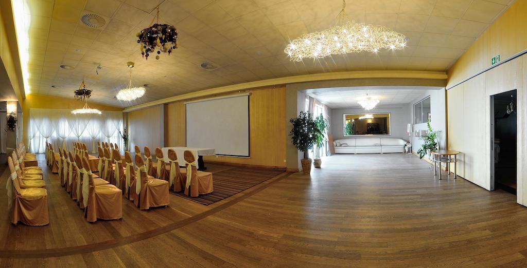 Hotel Partner Mińsk Mazowiecki Екстериор снимка