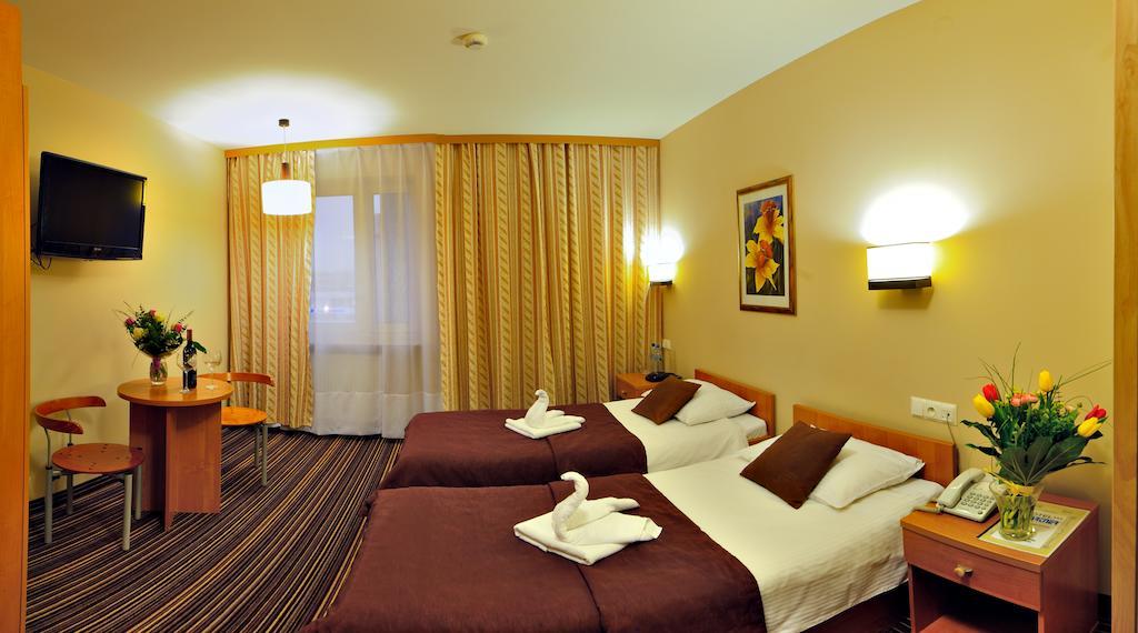Hotel Partner Mińsk Mazowiecki Стая снимка