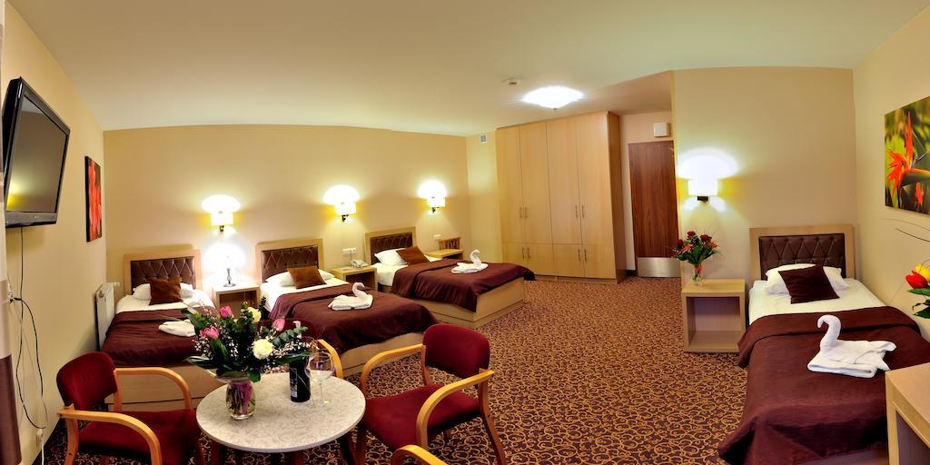 Hotel Partner Mińsk Mazowiecki Екстериор снимка