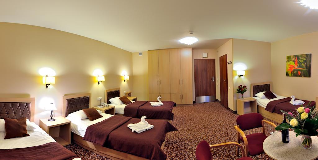 Hotel Partner Mińsk Mazowiecki Екстериор снимка